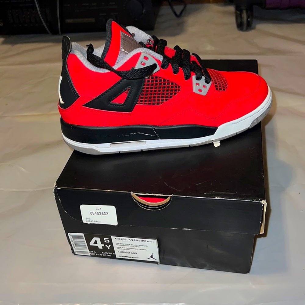 Air Jordan Retro 4 (Gradeschool)